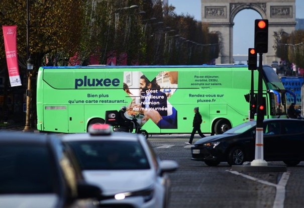 PLUXEE-BUS-2